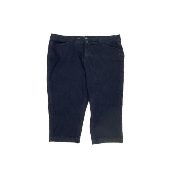 St. John's Bay Capri Women's size 18 Dark Wash Blue Denim Jeans - Picture 1 of 4